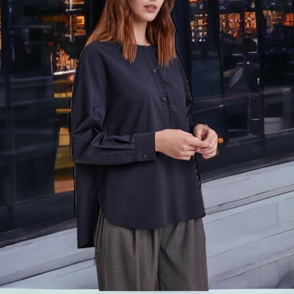 NEW NWT | Gentle Herd | Navy Structured Button Front Blouse | Size Medium - Picture 1 of 7